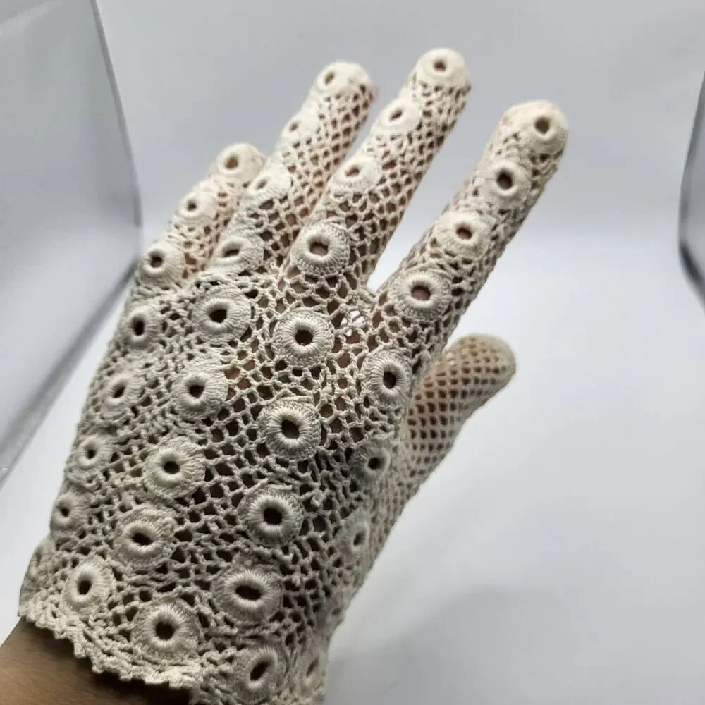 Vintage 40s Dainty Fairy Cottage Lolita Crochet Glove - Left Hand